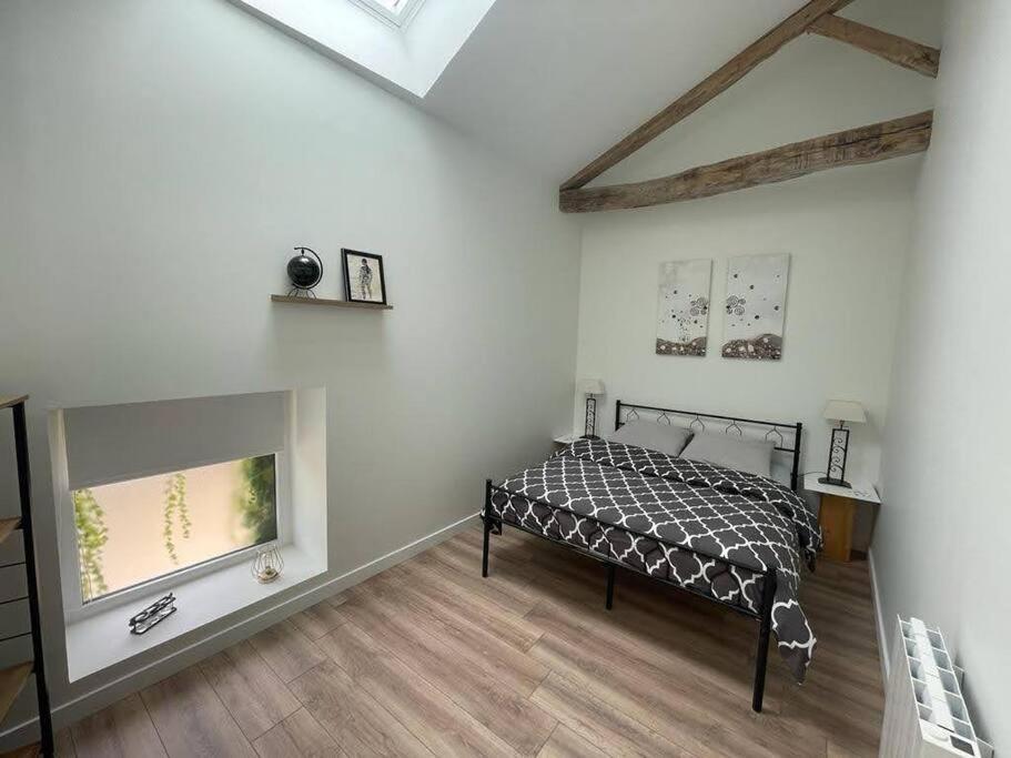 Gite De Charme - 3 Chambres, 5 Lits - De 4 A 7 Personnes Avanton Esterno foto