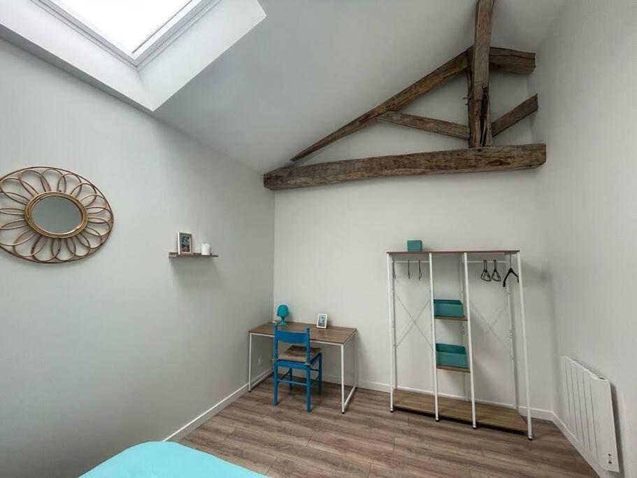 Gite De Charme - 3 Chambres, 5 Lits - De 4 A 7 Personnes Avanton Esterno foto