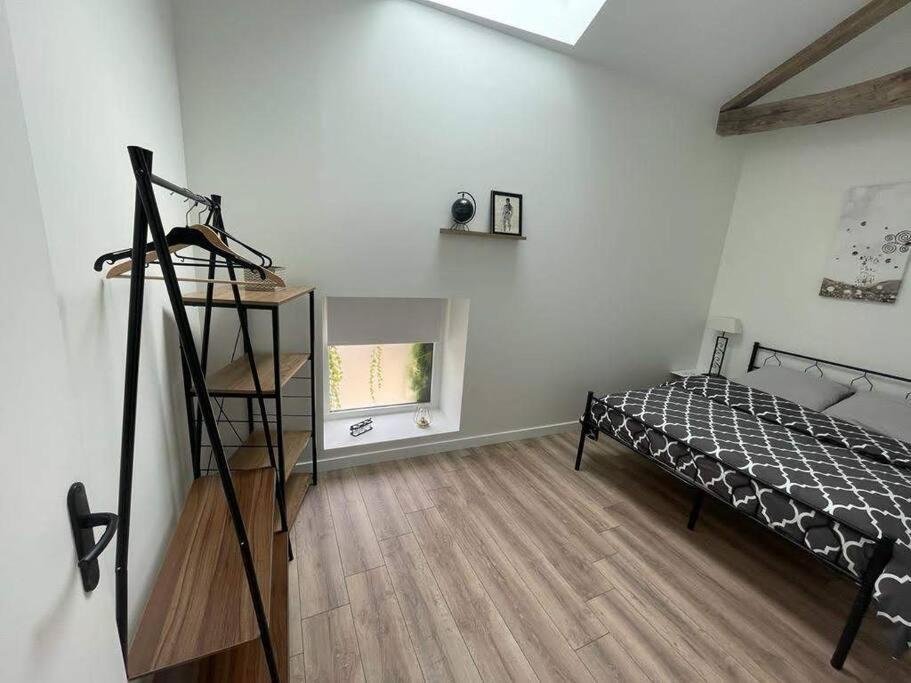 Gite De Charme - 3 Chambres, 5 Lits - De 4 A 7 Personnes Avanton Esterno foto