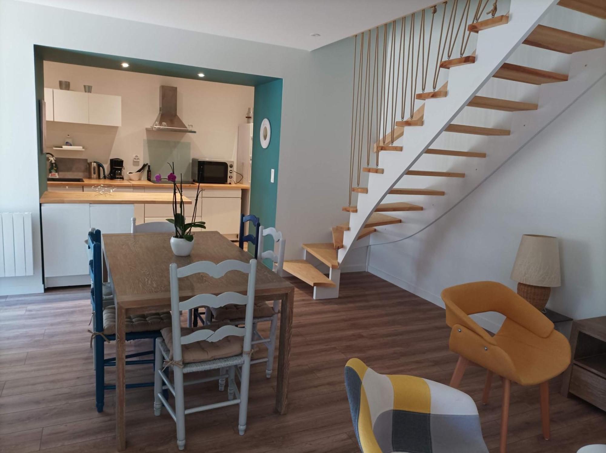 Gite De Charme - 3 Chambres, 5 Lits - De 4 A 7 Personnes Avanton Esterno foto