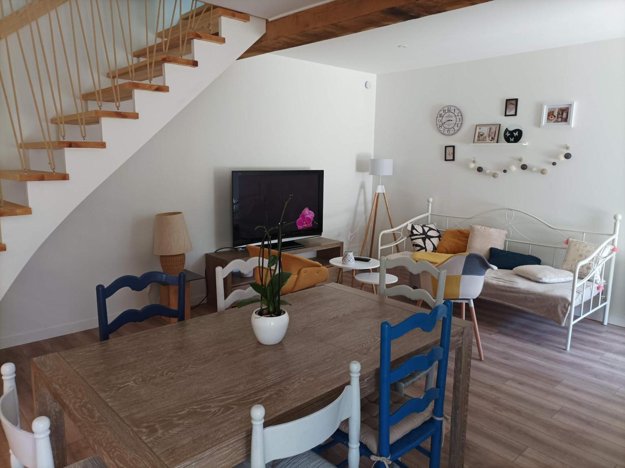 Gite De Charme - 3 Chambres, 5 Lits - De 4 A 7 Personnes Avanton Esterno foto