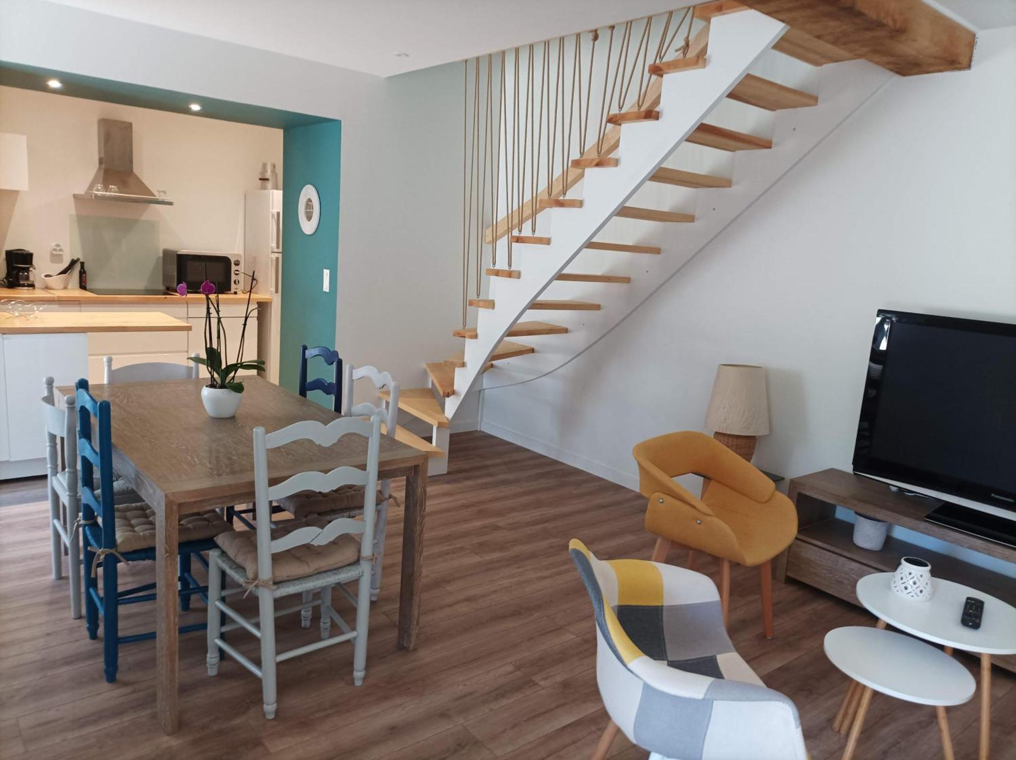Gite De Charme - 3 Chambres, 5 Lits - De 4 A 7 Personnes Avanton Esterno foto