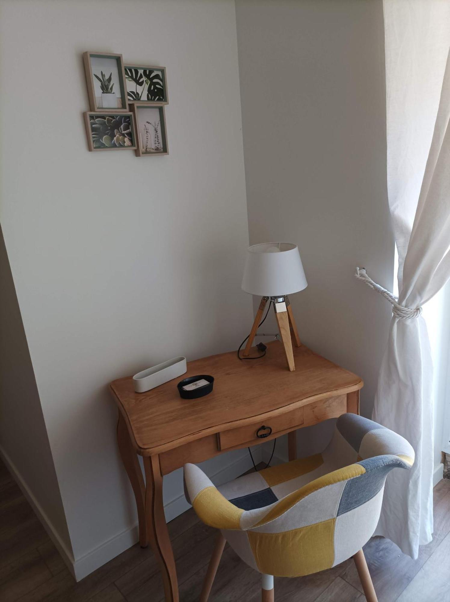 Gite De Charme - 3 Chambres, 5 Lits - De 4 A 7 Personnes Avanton Esterno foto
