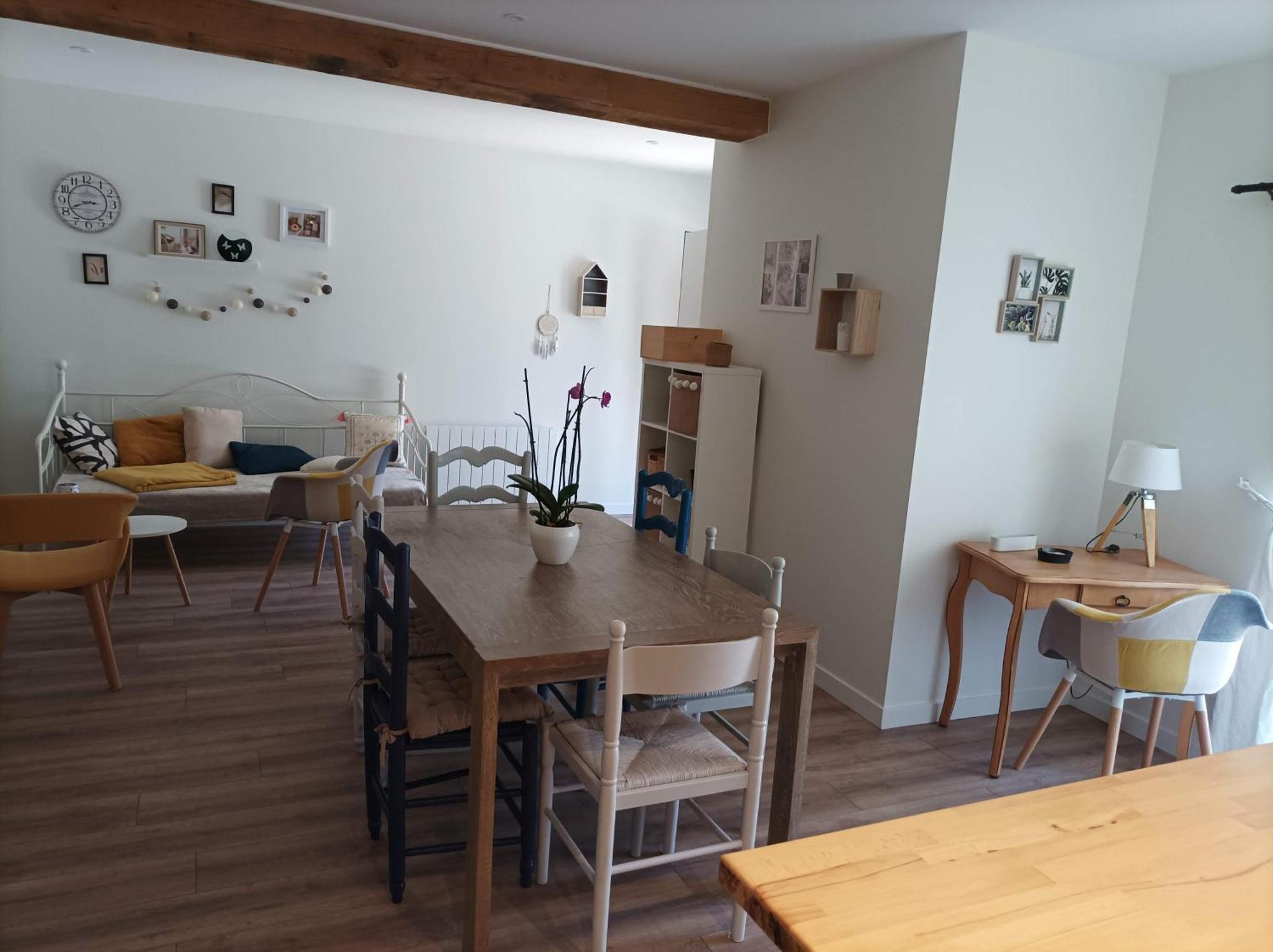 Gite De Charme - 3 Chambres, 5 Lits - De 4 A 7 Personnes Avanton Esterno foto