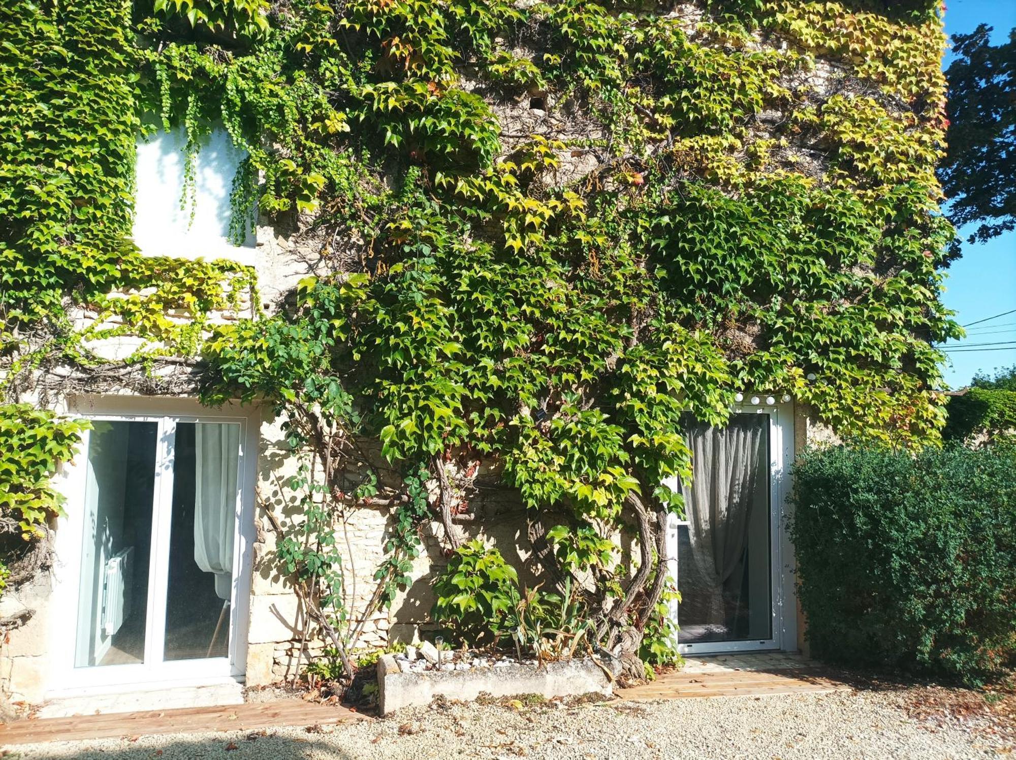 Gite De Charme - 3 Chambres, 5 Lits - De 4 A 7 Personnes Avanton Esterno foto