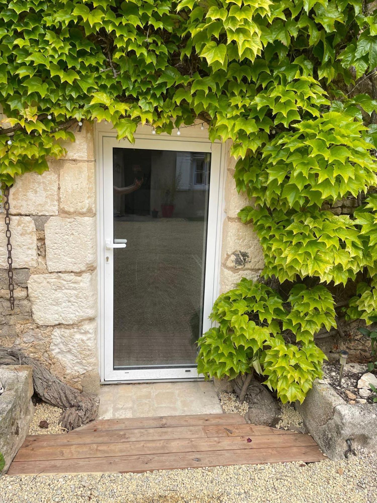 Gite De Charme - 3 Chambres, 5 Lits - De 4 A 7 Personnes Avanton Esterno foto